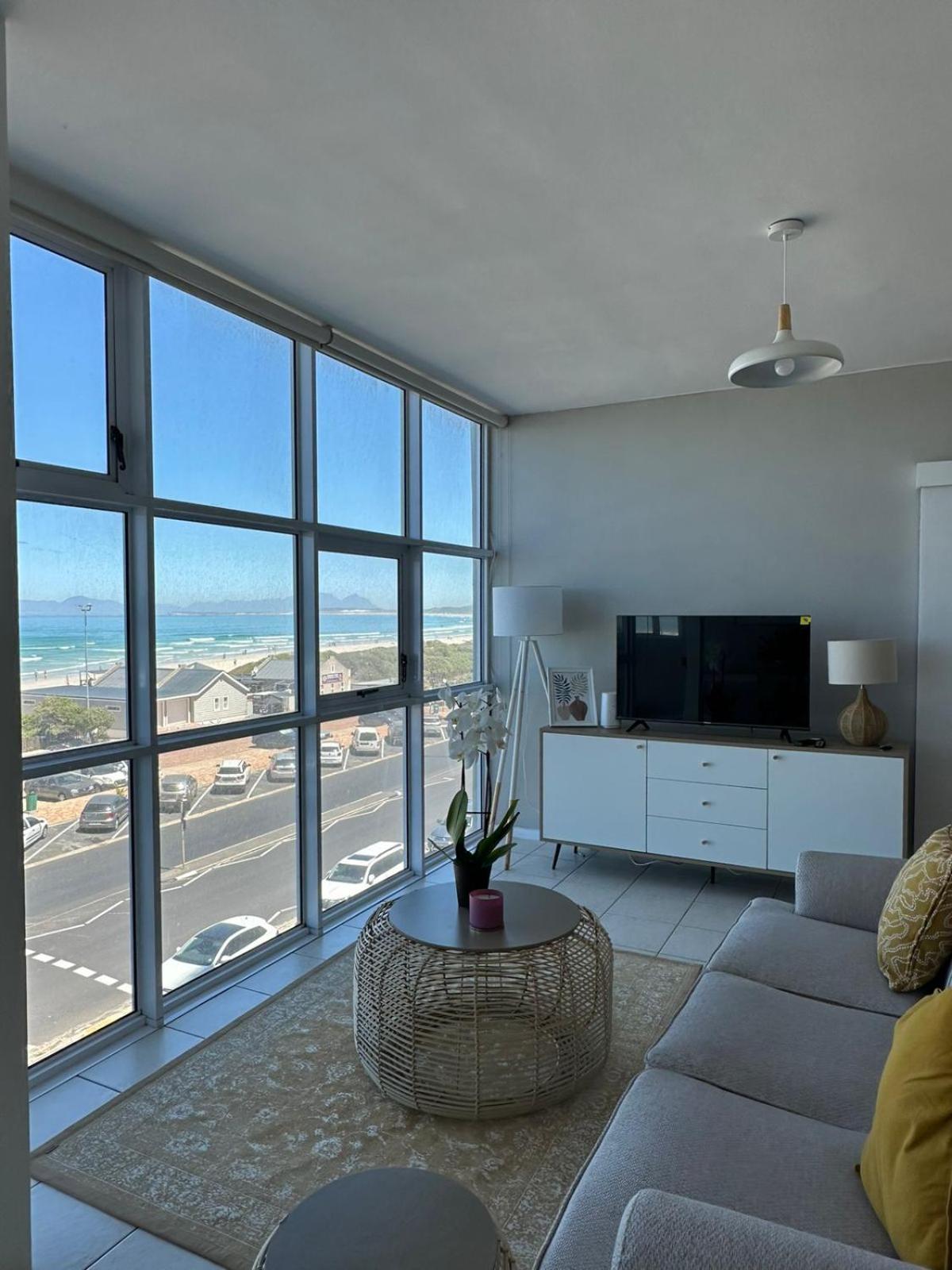 Apartment Charming Beachfront