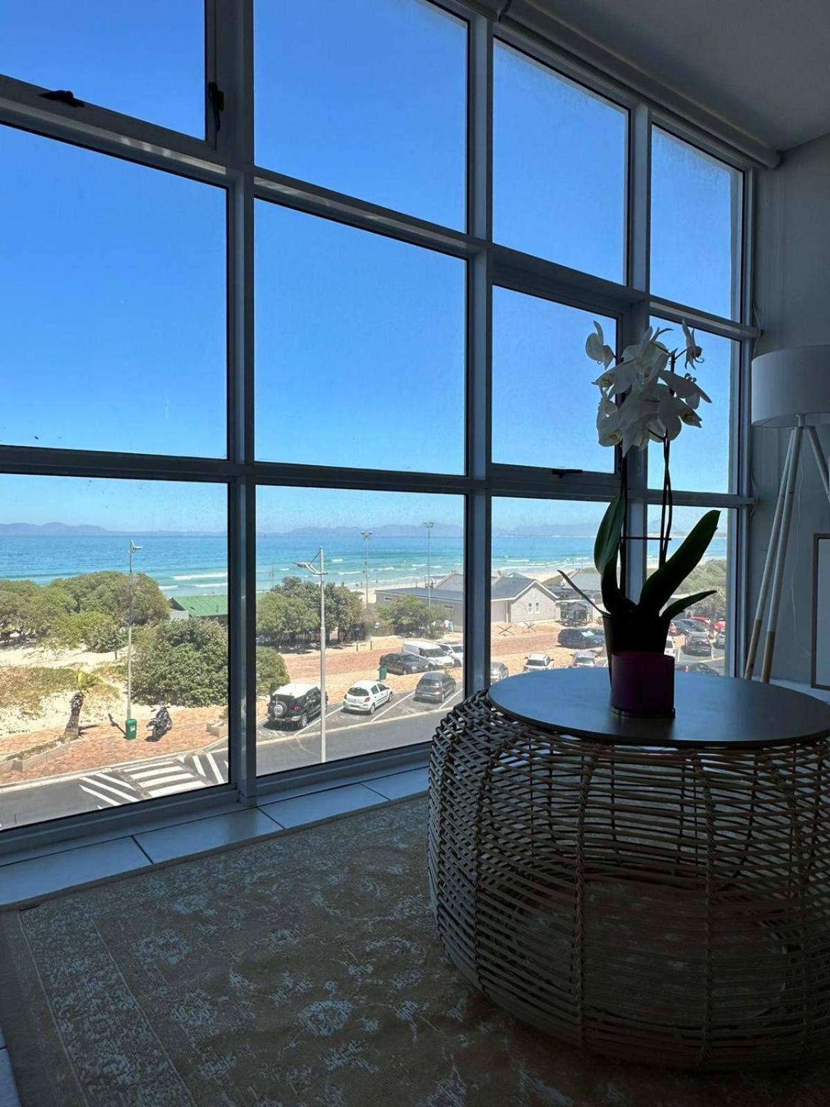 Apartment Charming Beachfront