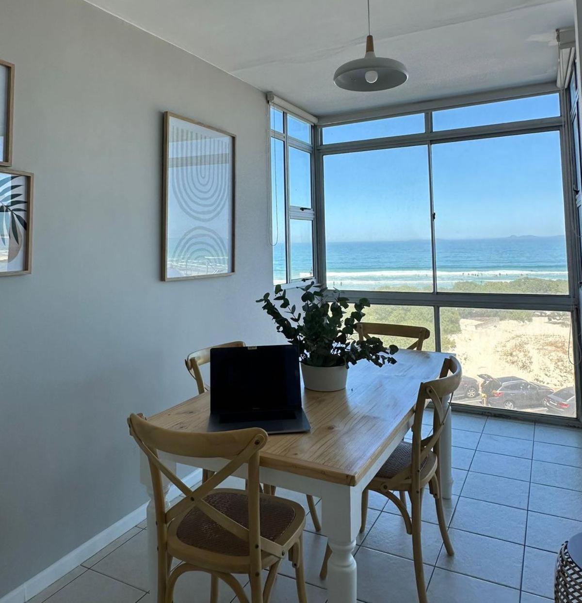 Apartment Charming Beachfront *