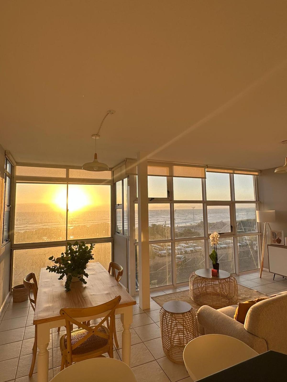 Apartment Charming Beachfront *